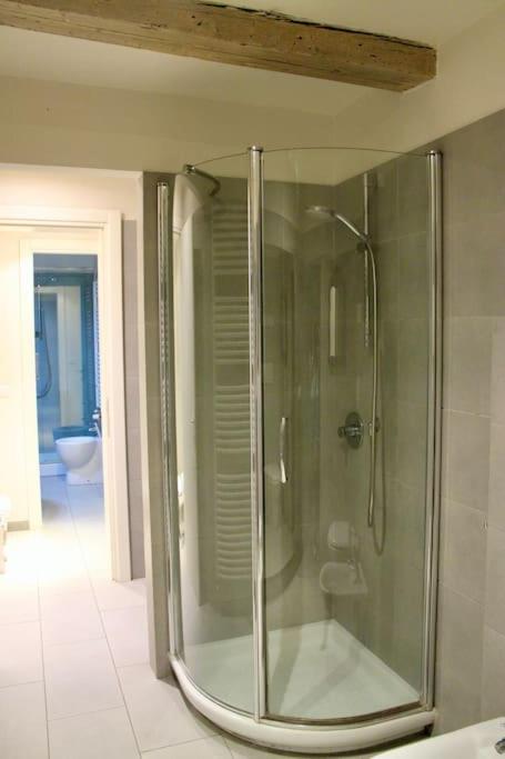 Modern 3br Near Santa Maria Novella Station Apartamento Florença